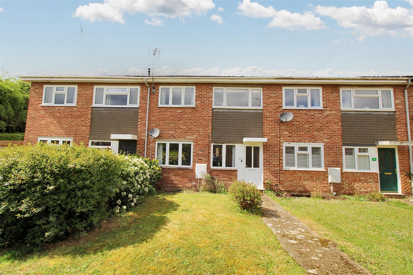 3 bed property in Primrose Close, Reading